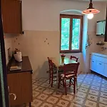 La Casa In Collina 아파트 *